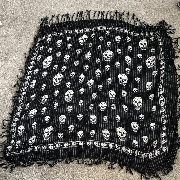 2/$15 Skull scarf - Picture 2 of 2